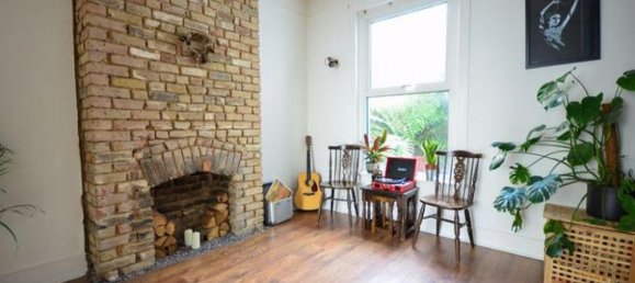 3 bedrooms House in London, United Kingdom No. 752 6