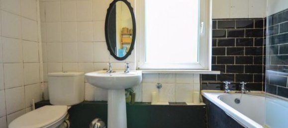 3 bedrooms House in London, United Kingdom No. 752 9