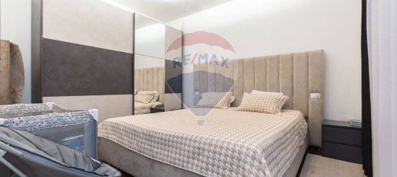 Apartamento de 4 dormitorios en Genoa, Italy No. 381464 2