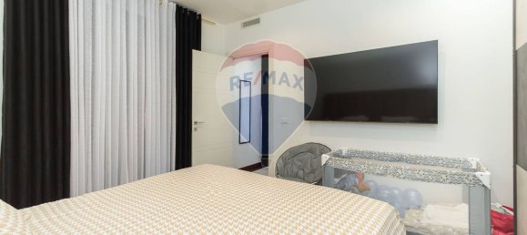 Apartamento de 4 dormitorios en Genoa, Italy No. 381464 4