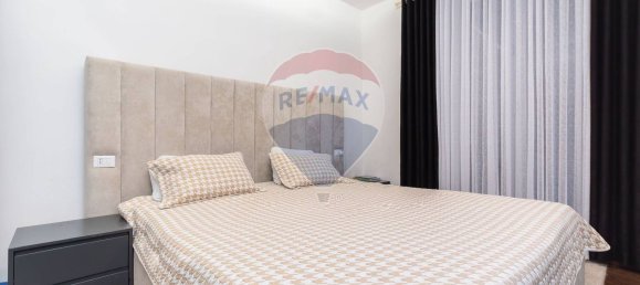 Apartamento de 4 dormitorios en Genoa, Italy No. 381464 3