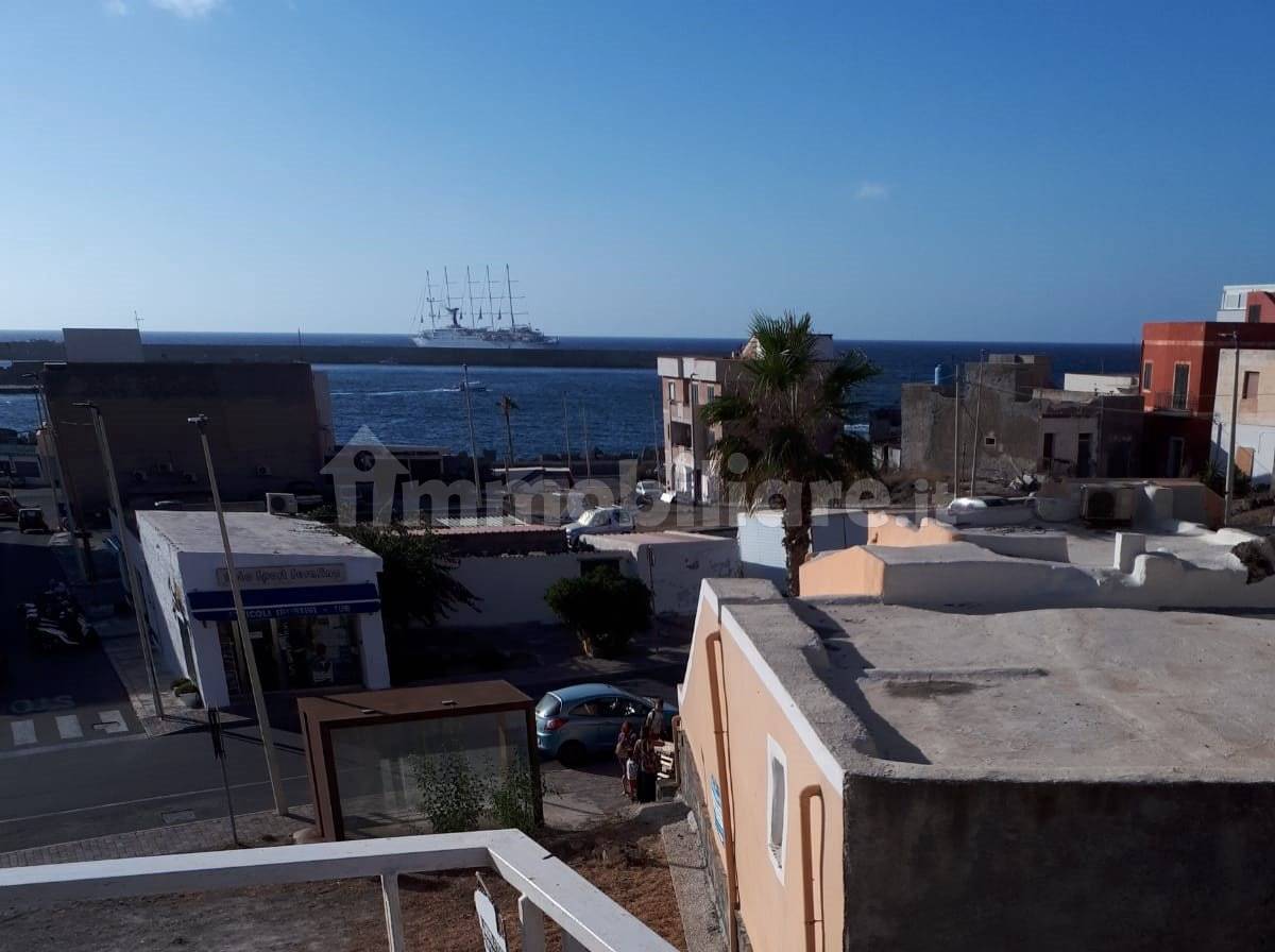 Apartamento de 2 dormitorios en Pantelleria, Italy No. 45976