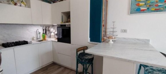 4 bedrooms House in Massa, Italy No. 364671 6