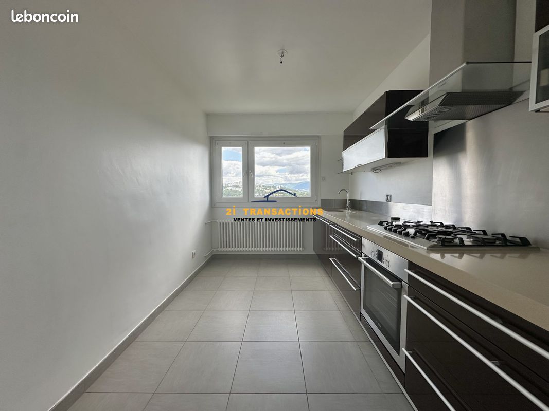 3 Schlafzimmer Wohnung in Saint-Priest-en-Jarez, France, Nr. 338289