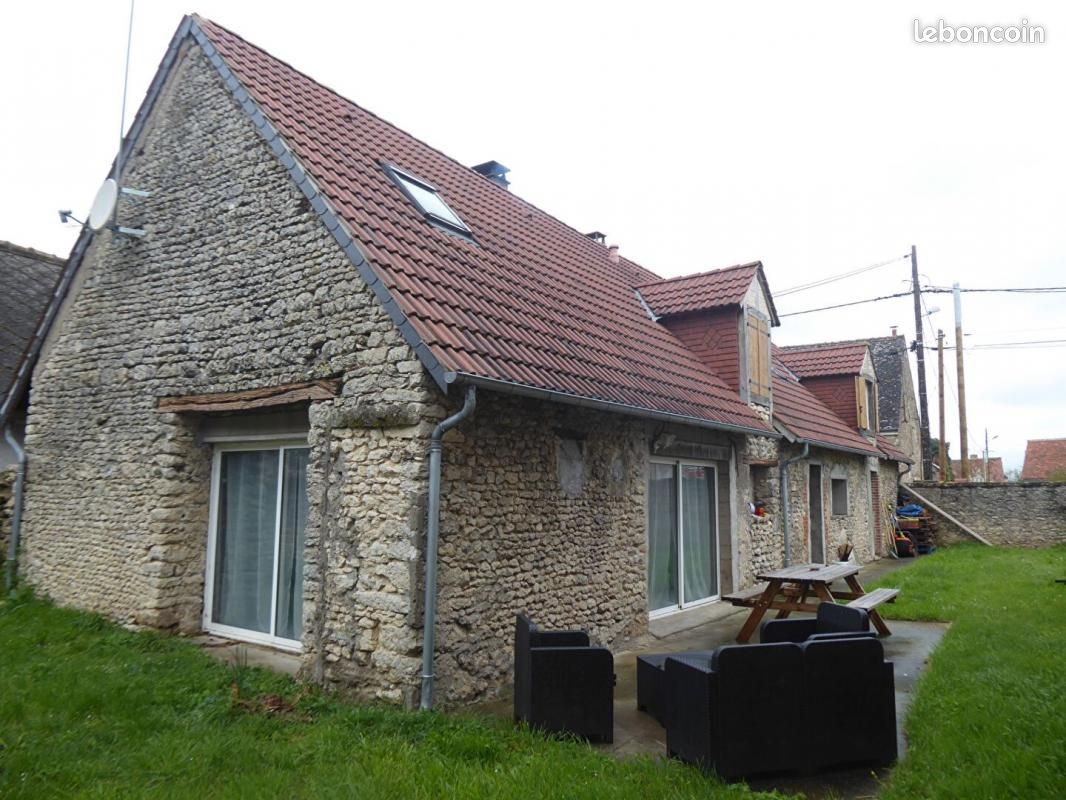 3 bedrooms House in La Chapelle-Saint-Martin-en-Plaine, France No. 87837