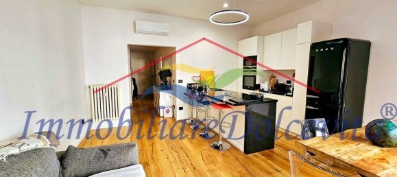 2 bedrooms Apartment in Florence, Italy No. 40012 2