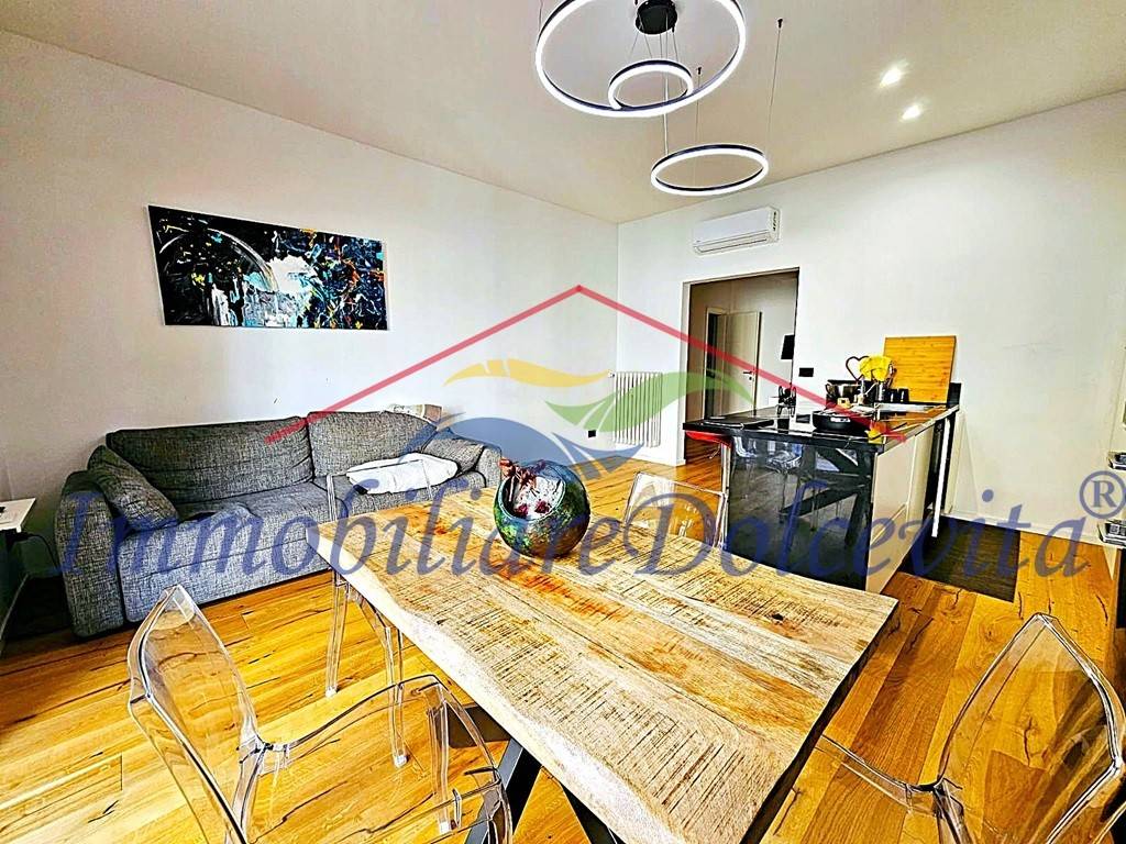 2 bedrooms Apartment in Florence, Italy No. 40012