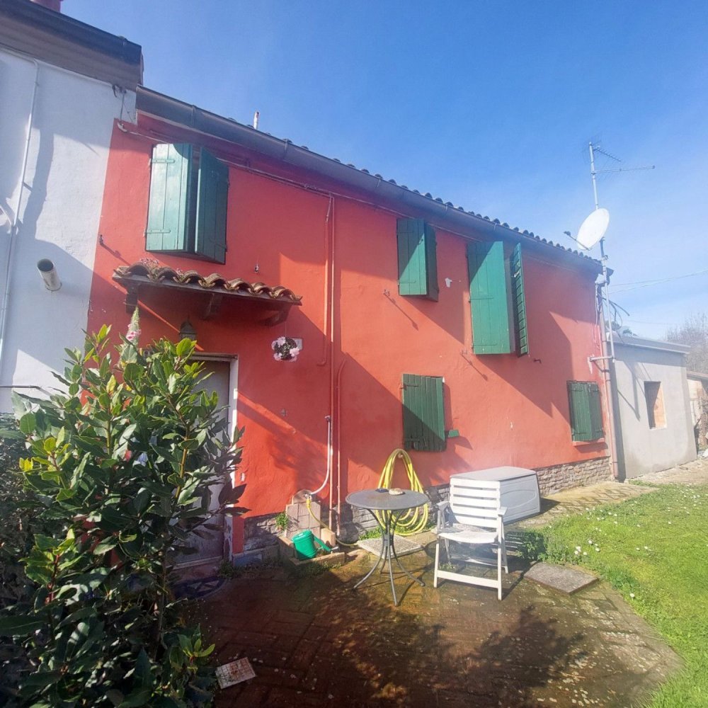 Villa de 4 dormitorios en Ferrara, Italy No. 344439