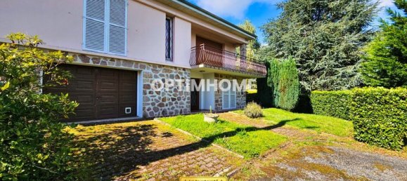 3 bedrooms House in La Souterraine, France No. 194245 2