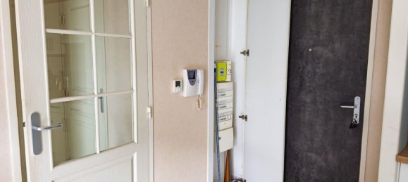 Apartamento de 1 dormitorio en Avrille, France No. 299188 5