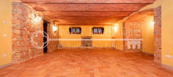 8 rooms House in Montecarlo, Italy No. 84783 34