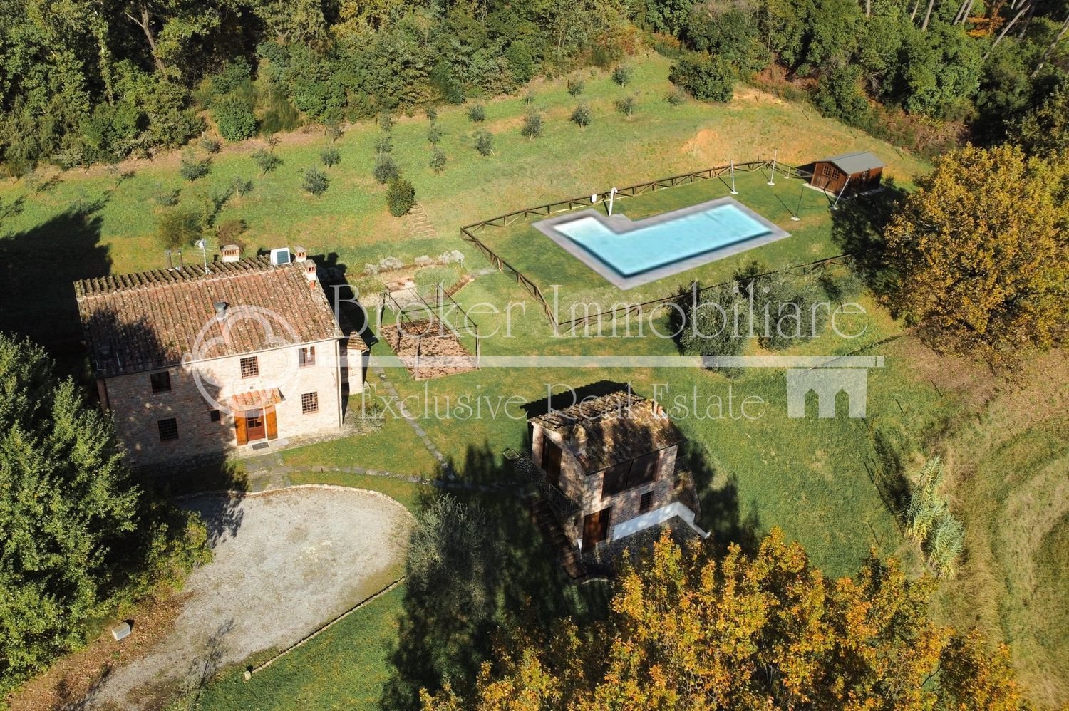 8 rooms House in Montecarlo, Italy No. 84783