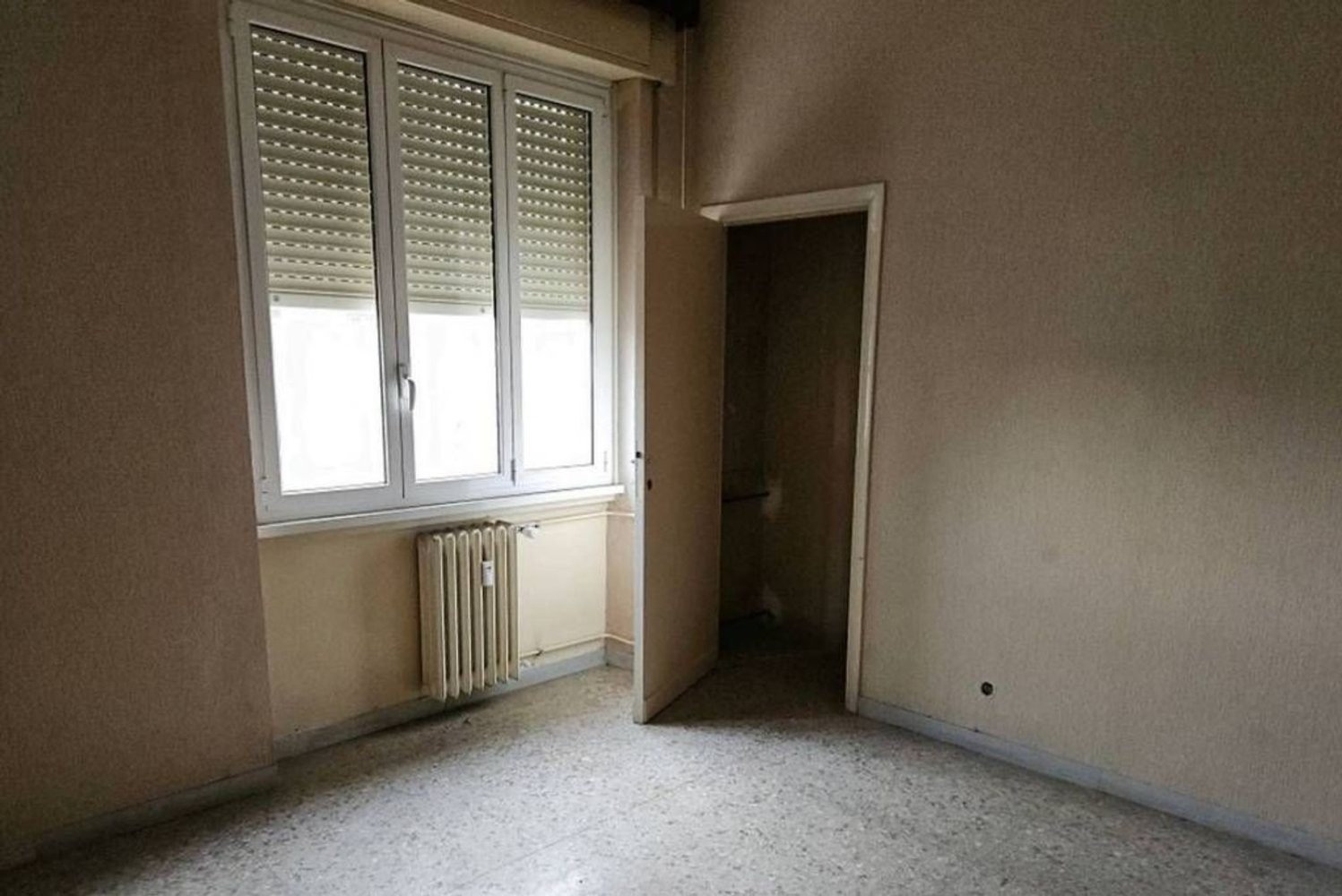 3 rooms Apartment in Rome, Italy No. 203356