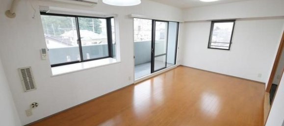 4 bedrooms Apartment in Saitama, Japan No. 6750 2