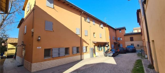 3 bedrooms Apartment in Modena, Italy No. 347654 8