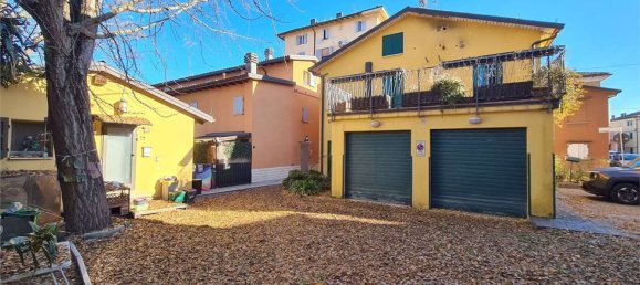 3 bedrooms Apartment in Modena, Italy No. 347654 3