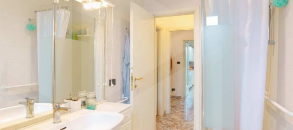 Квартира с 4 комнатами в Болонья, Италия № 20703 22