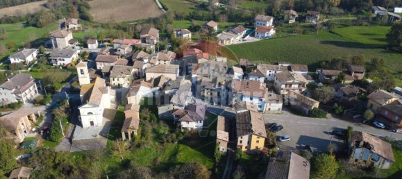 3 bedrooms House in Vernasca, Italy No. 302421 4