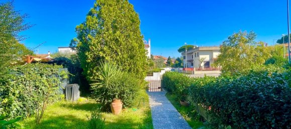 6 rooms Apartment in Grosseto, Italy No. 113477 2