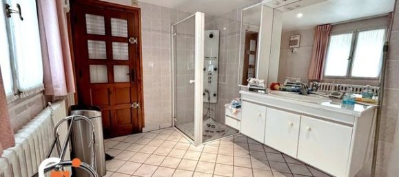 3 bedrooms House in Seine-Maritime, France No. 311833 4