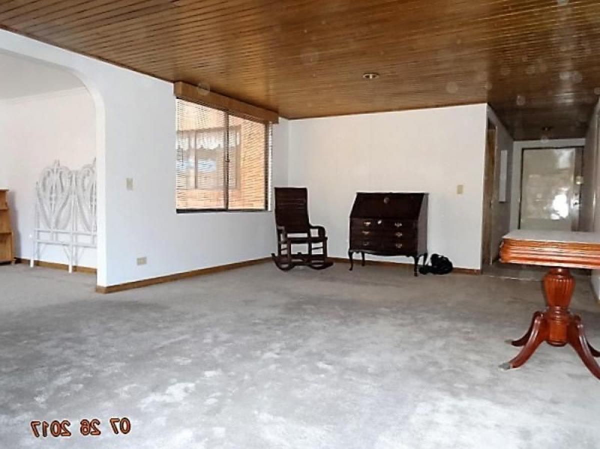 3 bedrooms House in Bogota, Colombia No. 9868