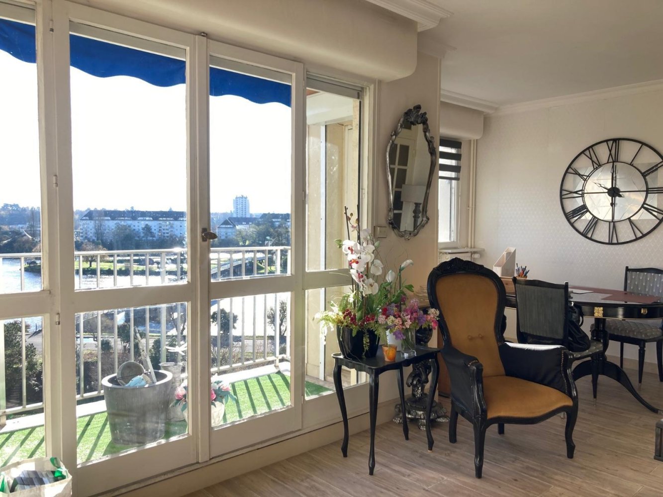 Apartamento de 3 dormitorios en Tours, France No. 93530