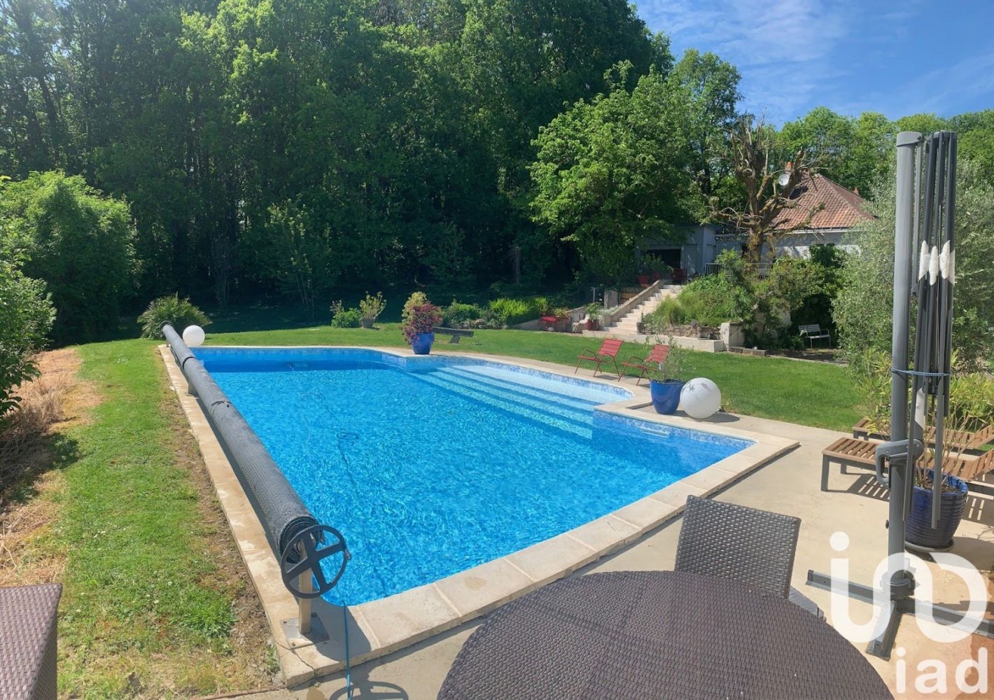 Casa de 5 dormitorios en Neuille-le-Lierre, France No. 63180