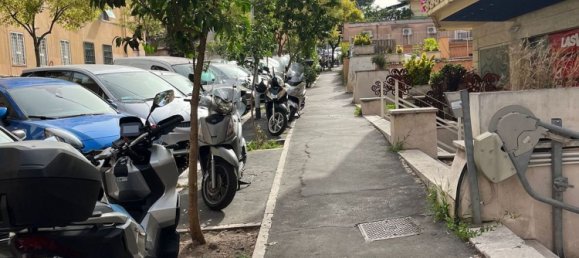 31m² Commercial property in Rome, Italy No. 65734 8