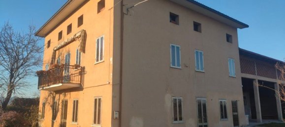 5غرفة عقار تجاري في Vicenza, Italy رقم 92362 11