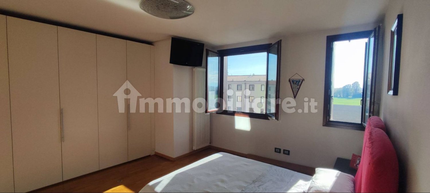 Apartamento de 1 dormitorio en Parma, Italy No. 251520