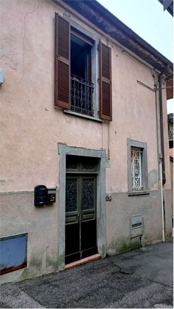 3-salle Appartement à Cuasso al Monte, Italy No. 181414