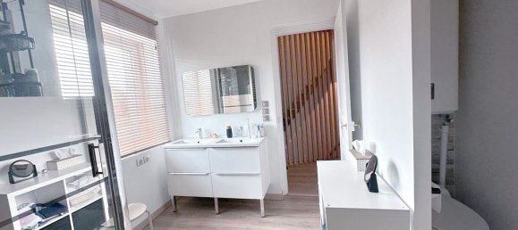 4 bedrooms House in Santes, France No. 341566 3