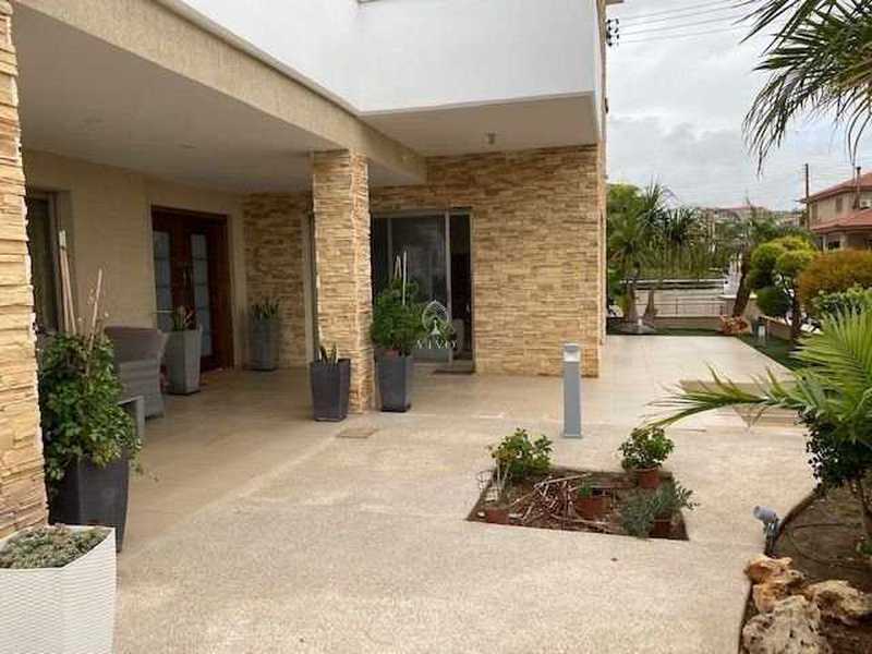 6 bedrooms Villa in Kato Polemidia, Cyprus No. 19156