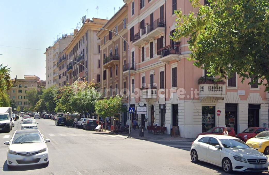 1 room Commercial property in Rome, Italy No. 294075