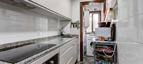 3 bedrooms Apartment in Badalona, Spain No. 158384 8