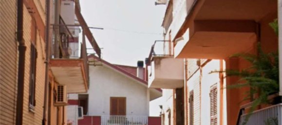 3 rooms Apartment in Mentana, Italy No. 190544 2