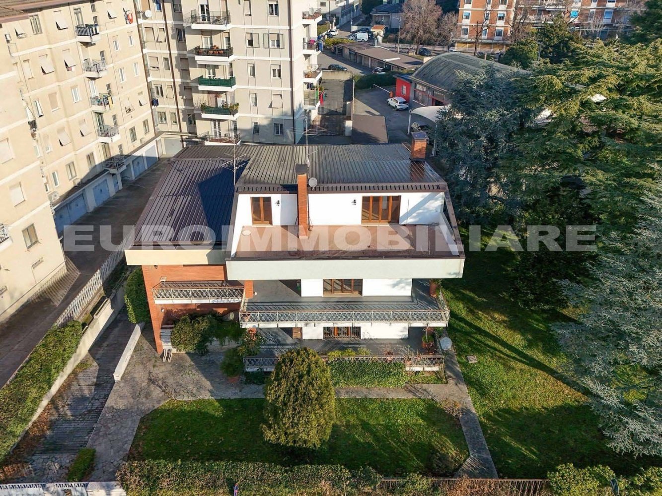 8-Zimmer Wohnung in Brescia, Italy, Nr. 311863