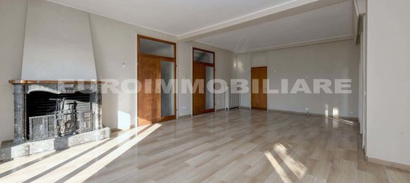 Apartamento de 8 habitaciónes en Brescia, Italy No. 311863 2