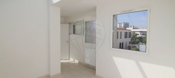 5 bedrooms House in Colombes, France No. 318579 13