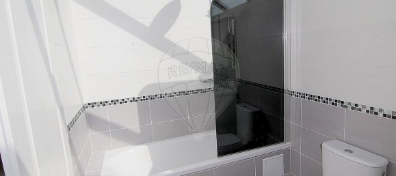 5 bedrooms House in Colombes, France No. 318579 12