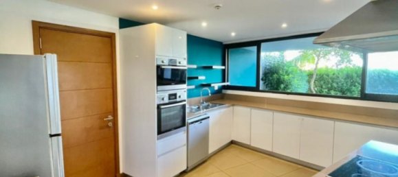 4 bedrooms Apartment in Roches Noires, Mauritius No. 249 3