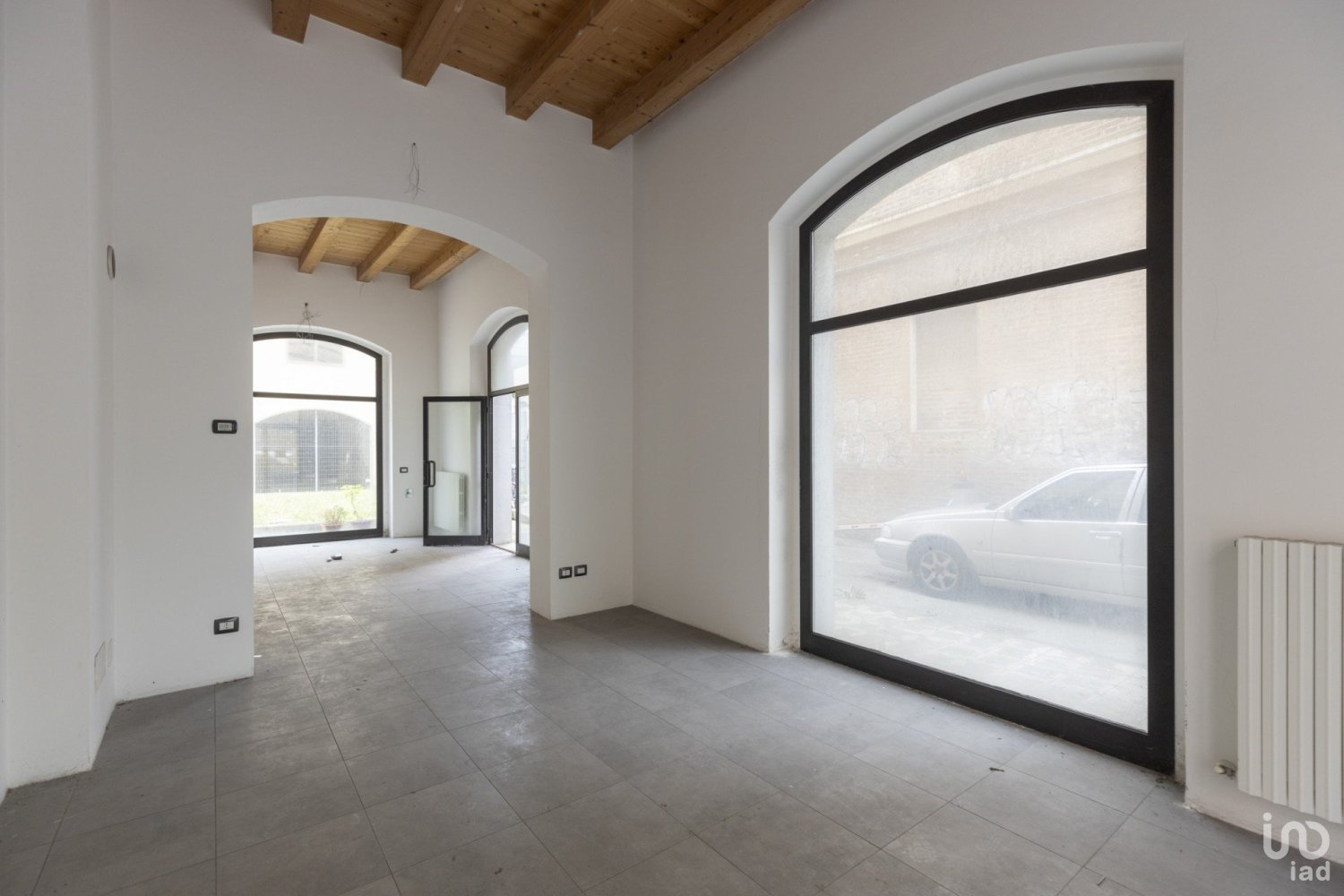 101m² Commercial property in Ancona, Italy No. 80559