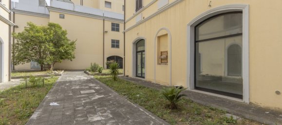 101m² Commercial property in Ancona, Italy No. 80559 7