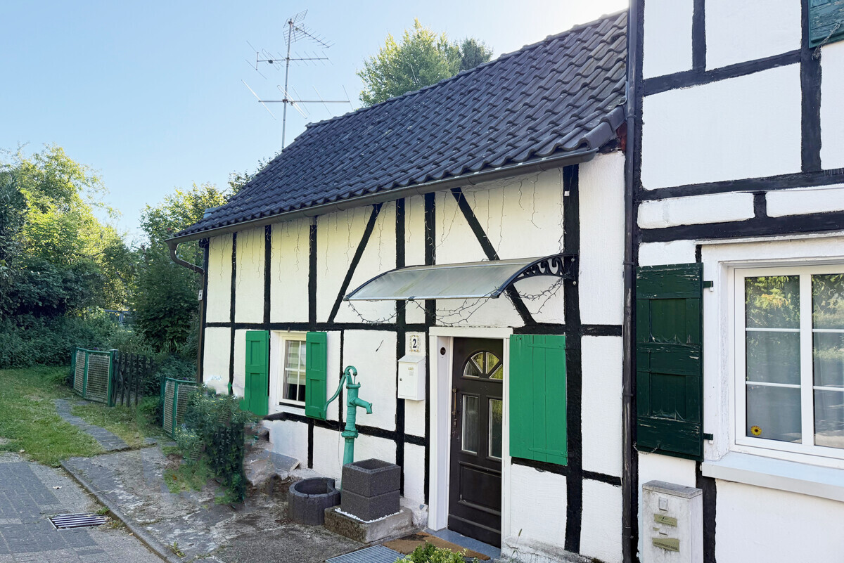 2 bedrooms Townhouse in Solingen, Germany No. 319113