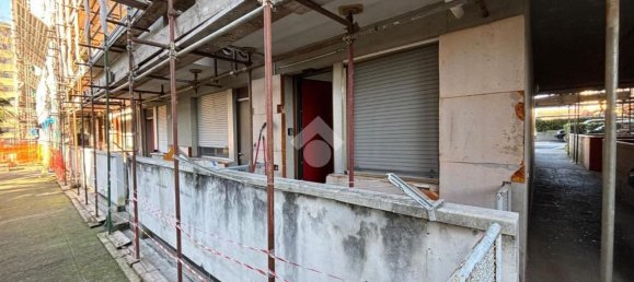 2-salle Appartement à Novara, Italy No. 214520 24