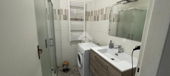 2-salle Appartement à Novara, Italy No. 214520 2