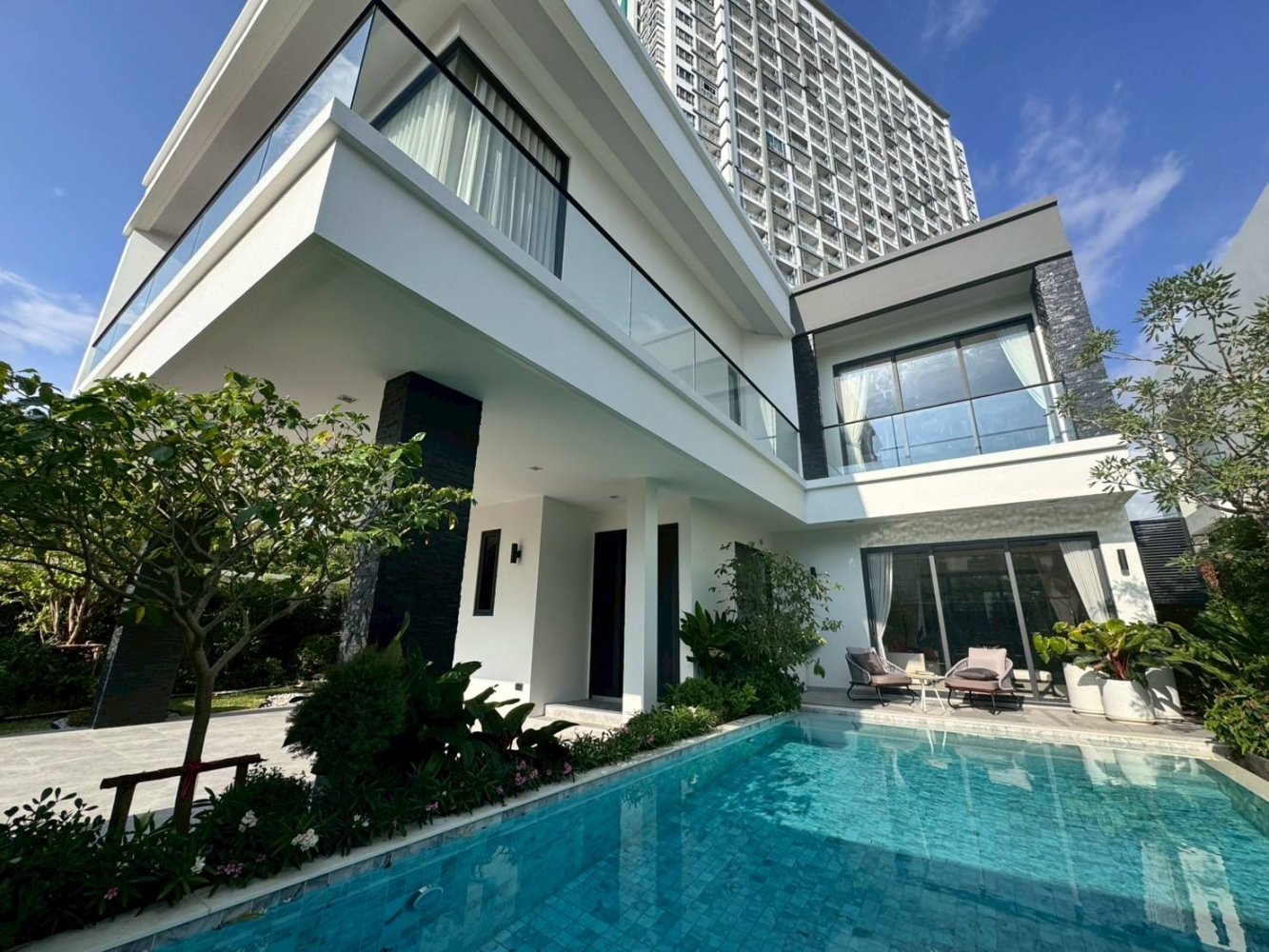 4 bedrooms House for sale in Pattaya, Chonburi, Eastern Thailand, Thailand № 58768