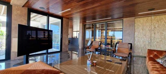 Villa de 5 dormitorios en Pyrgos, Cyprus No. 13642 2