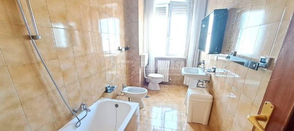 Apartamento de 4 habitaciónes en Adelfia, Italy No. 234169 40