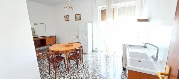 Apartamento de 4 habitaciónes en Adelfia, Italy No. 234169 10
